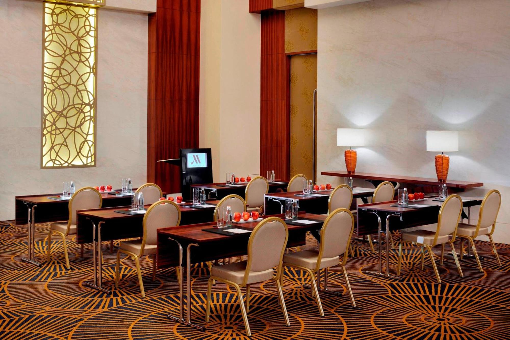 Marriott Hotel Al Jaddaf, Dubai Exterior photo Meeting room